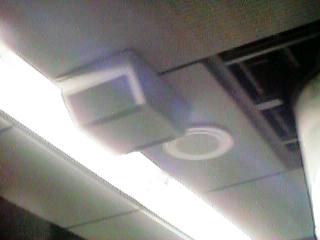 �Â��^�C�v�̃X�s�[�J�[����͑傫�ȉ����@�P